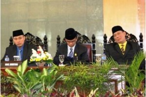 Pimpinan DPRD Kuningan sementara.